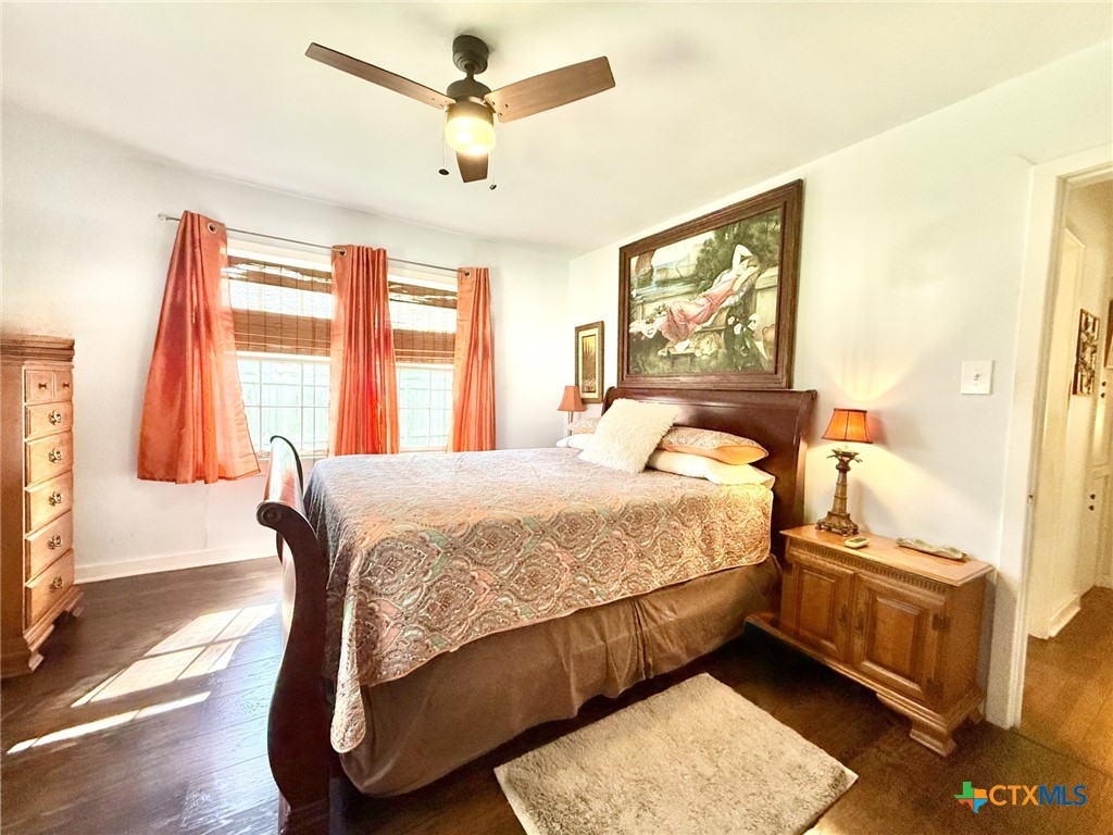 406 E Tres Palacios Avenue Property Photo 17