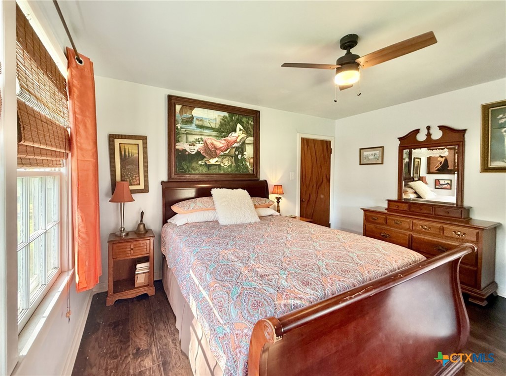 406 E Tres Palacios Avenue Property Photo 18