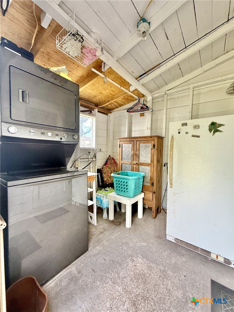 406 E Tres Palacios Avenue Property Photo 27