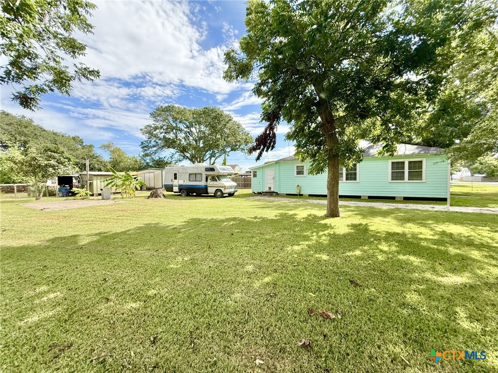406 E Tres Palacios Avenue Property Photo 32
