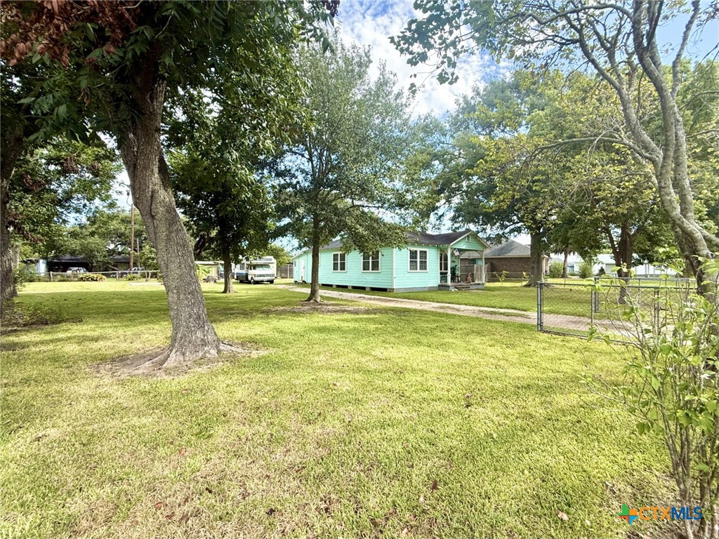 406 E Tres Palacios Avenue Property Photo 33