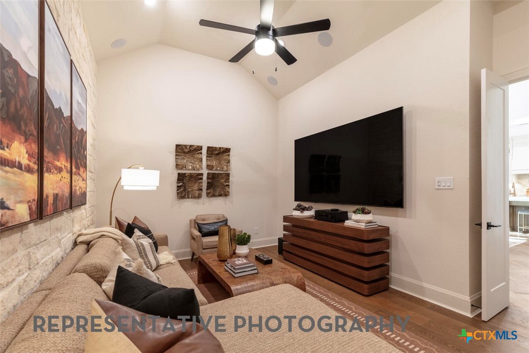 428 Tinctoria Creek Drive Property Photo 25