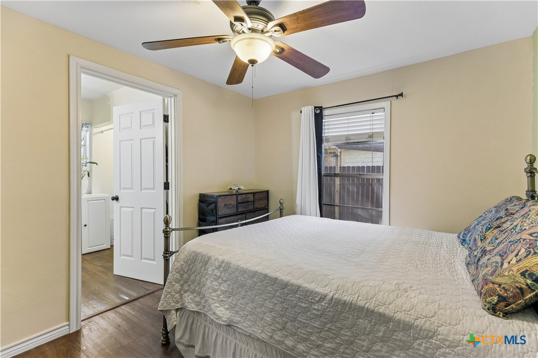734 Neches Street Property Photo 6