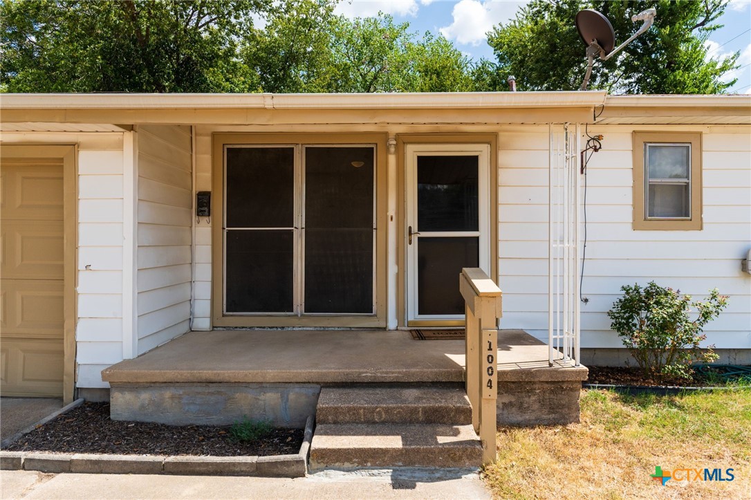 1004 S 2nd Street Property Photo 4