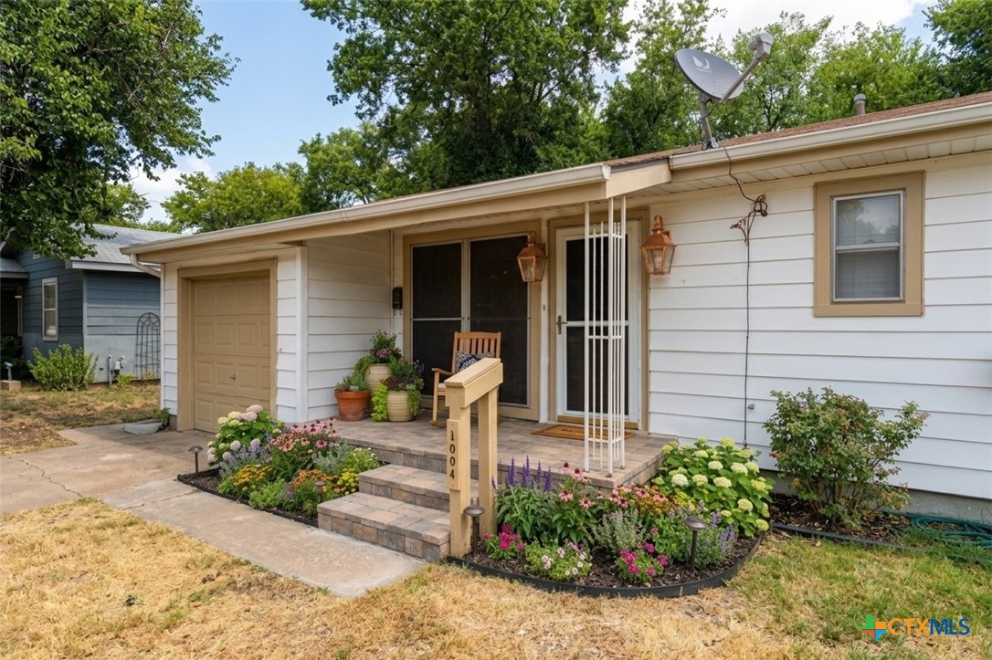 1004 S 2nd Street Property Photo 5
