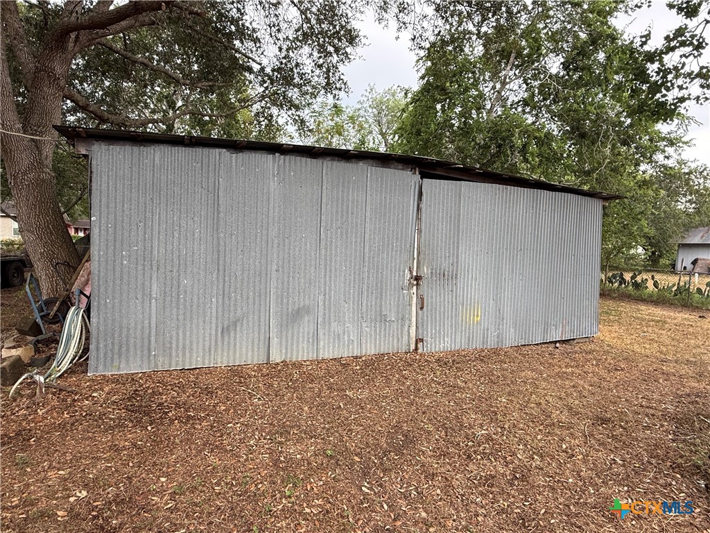 79 Johnston Property Photo 3
