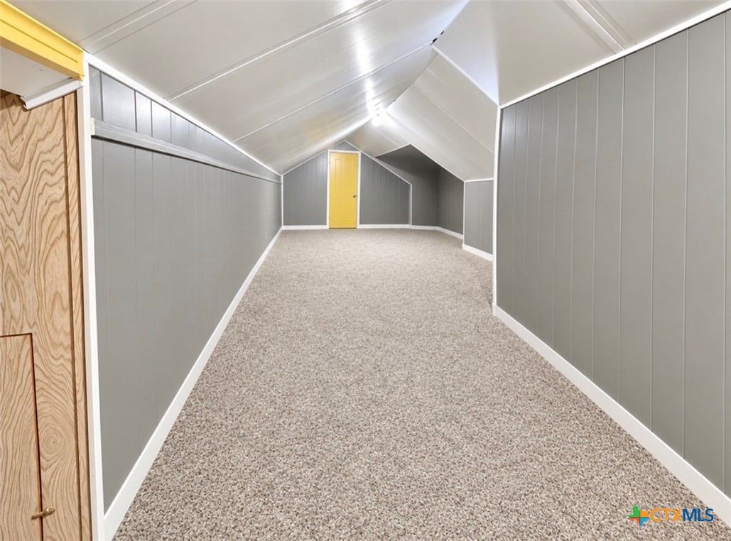 406 Royal Oak Drive Property Photo 14
