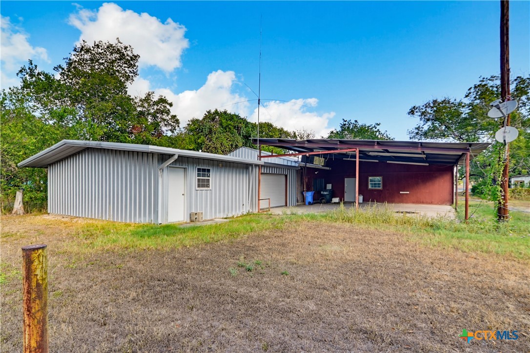 206 E Pine Street Property Photo 1