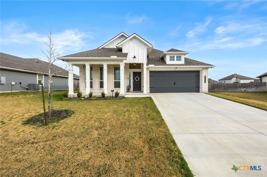 711 Nancy Olivia Circle Property Photo 1