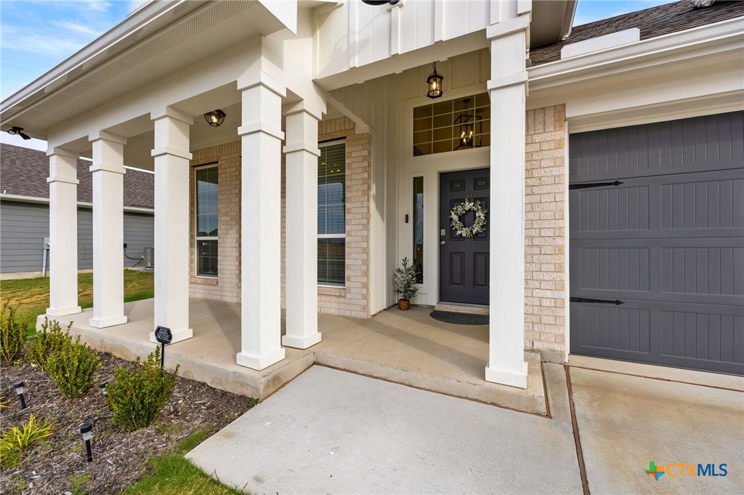711 Nancy Olivia Circle Property Photo 2