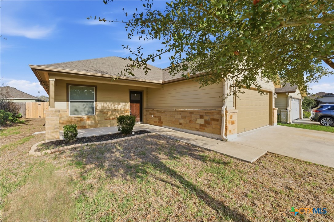 1306 Fern Court Property Photo 1
