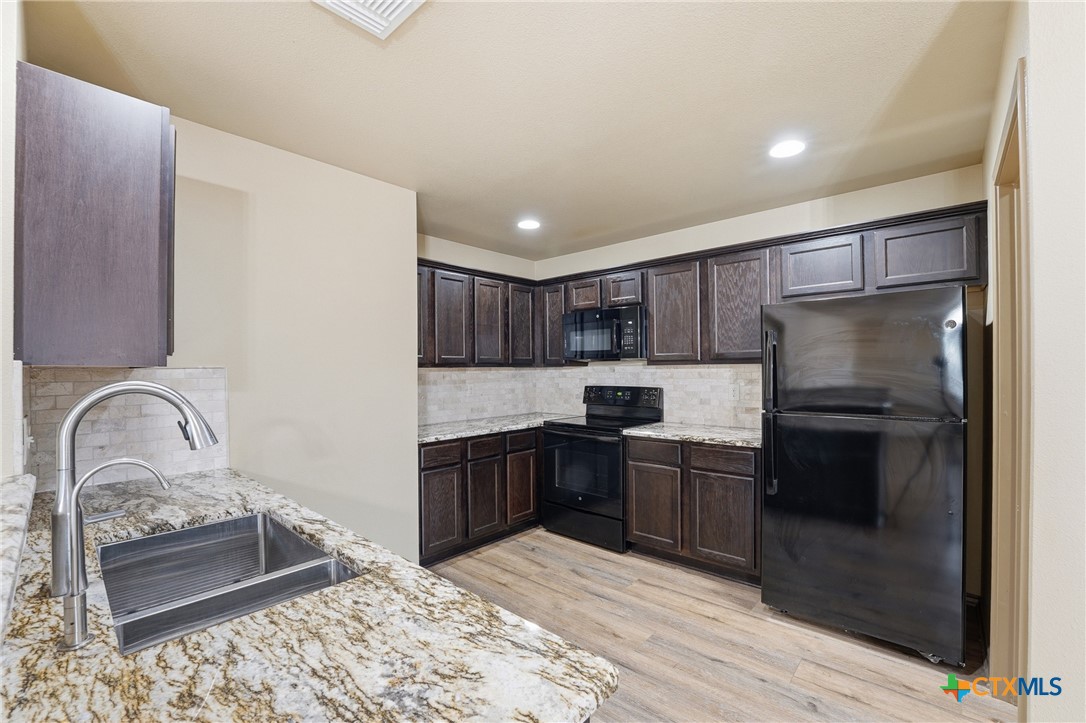 1306 Fern Court Property Photo 6