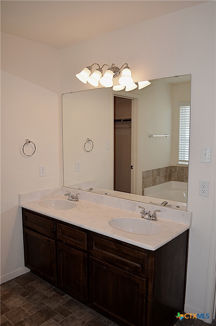 6702 Keechi Valley Drive Property Photo 20