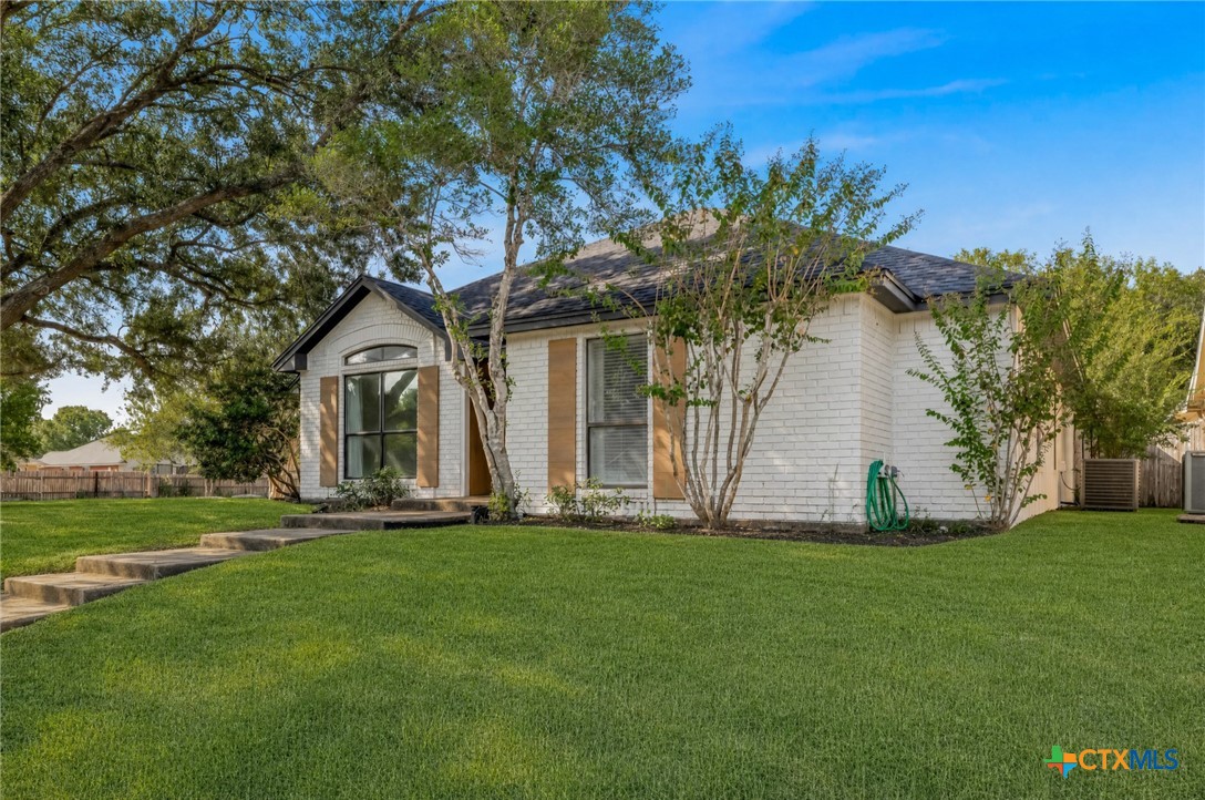 301 Trentwood Circle Property Photo 3