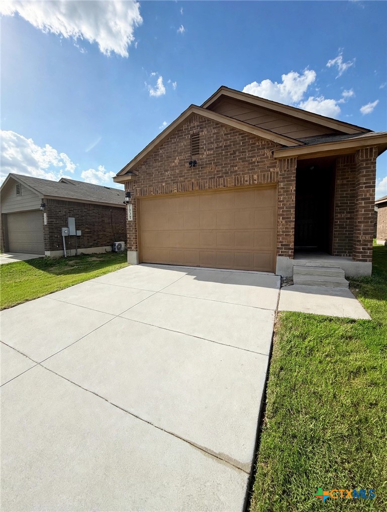 1619 Wedgewood Trail Property Photo 2