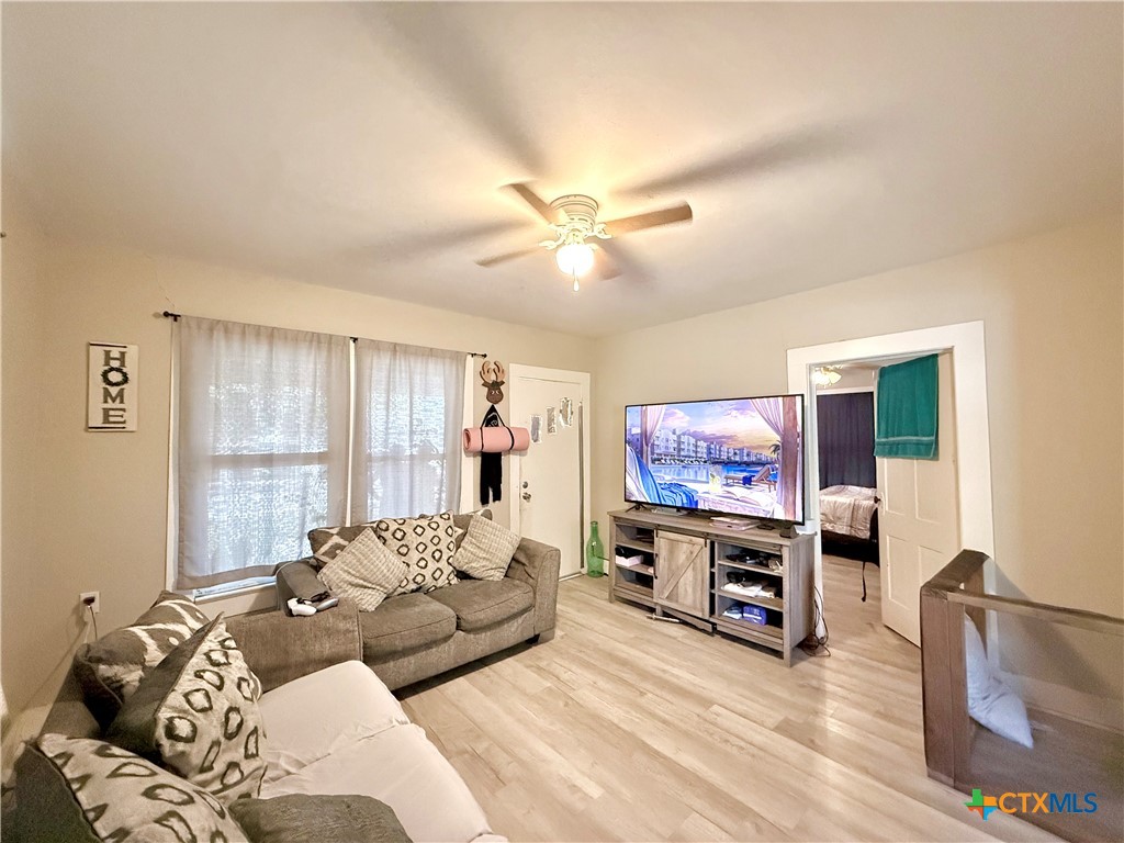 220 Fm-1686 Property Photo 3