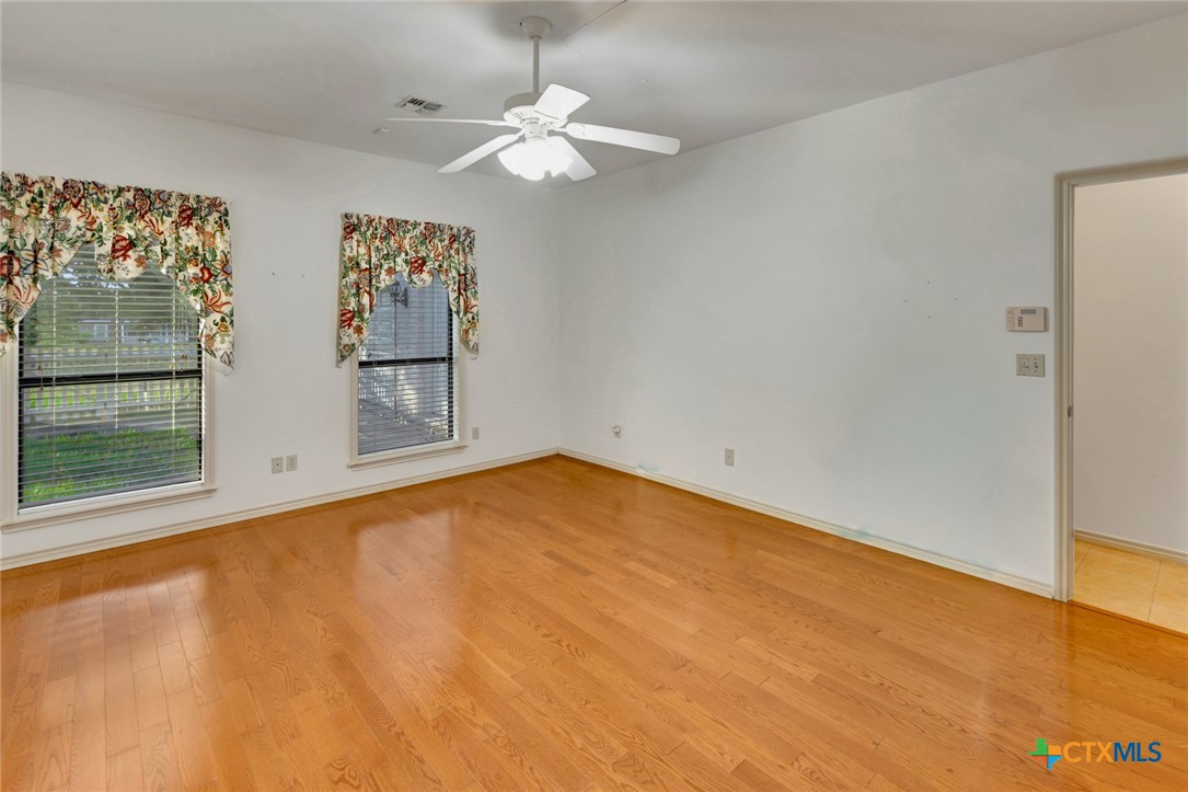 192 Huron Street Property Photo 26