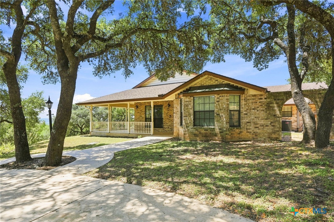 5691 Circle Oak Drive Property Photo 2
