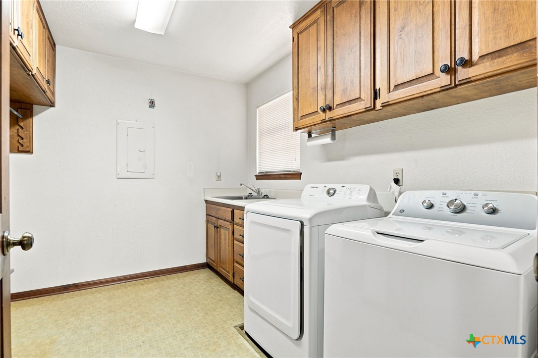 5691 Circle Oak Drive Property Photo 21
