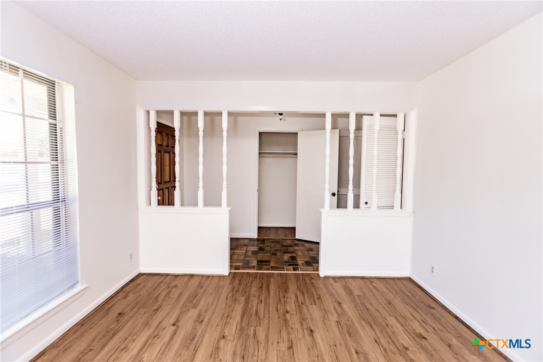 3205 Pin Oak Drive Property Photo 6