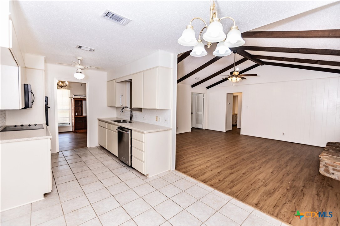 3205 Pin Oak Drive Property Photo 12