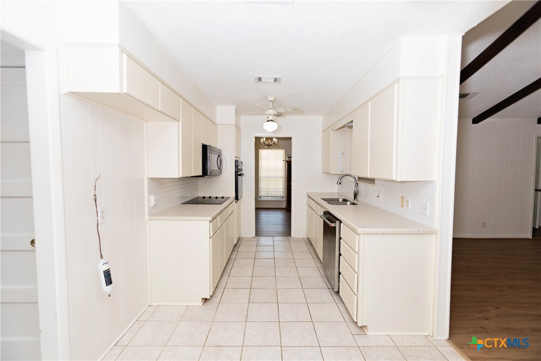 3205 Pin Oak Drive Property Photo 16