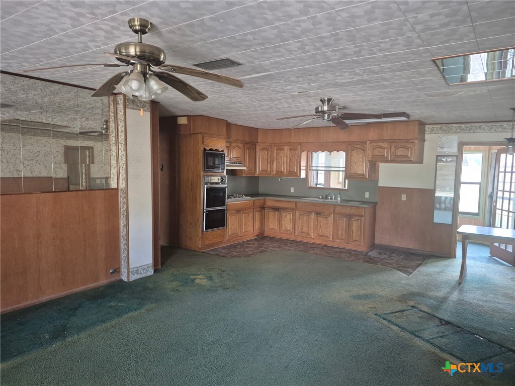 404 Svoboda Street Property Photo 7
