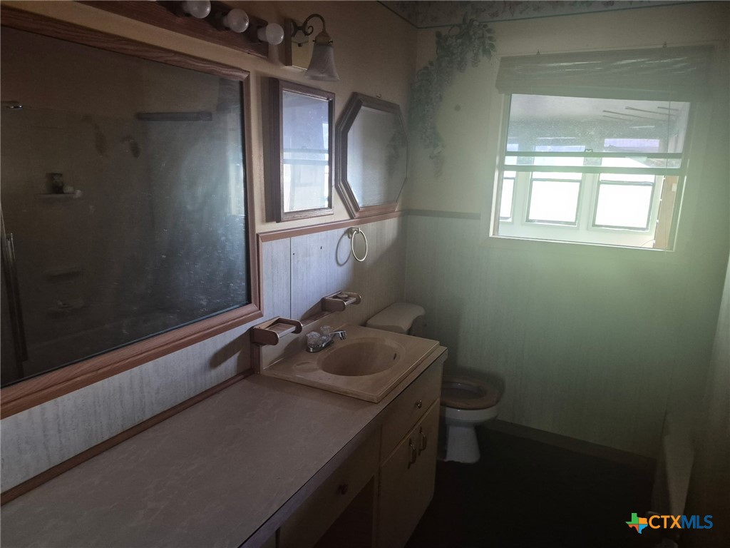 404 Svoboda Street Property Photo 13
