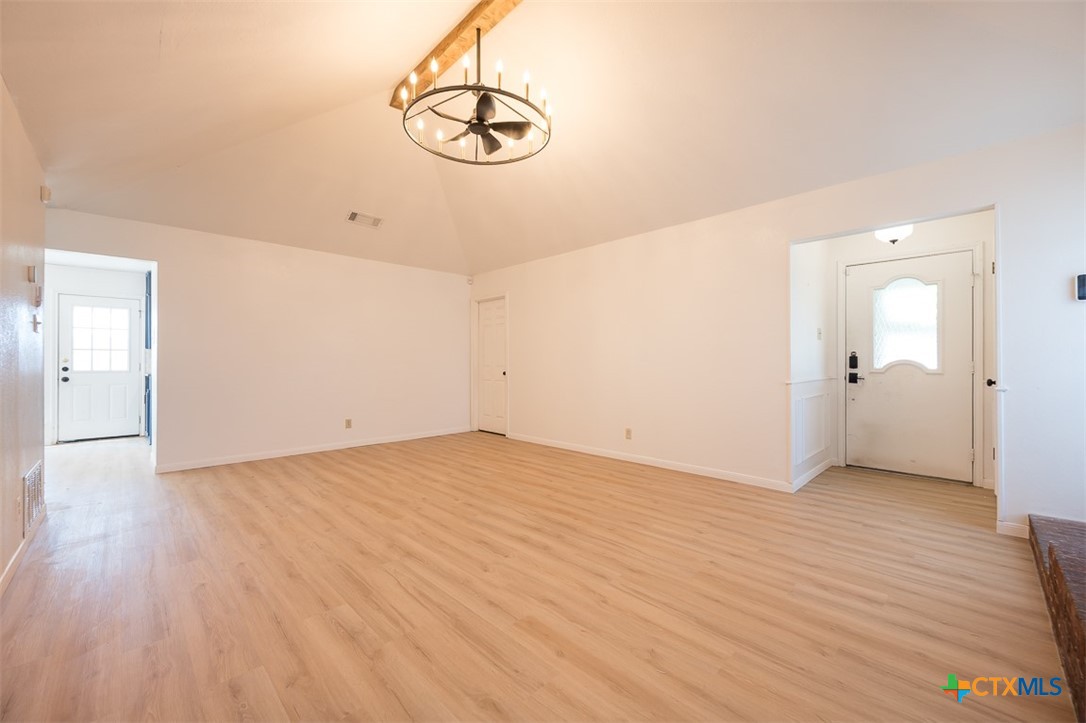 5202 Birdcreek Drive Property Photo 9