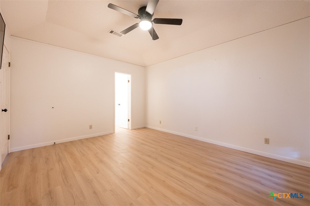5202 Birdcreek Drive Property Photo 14