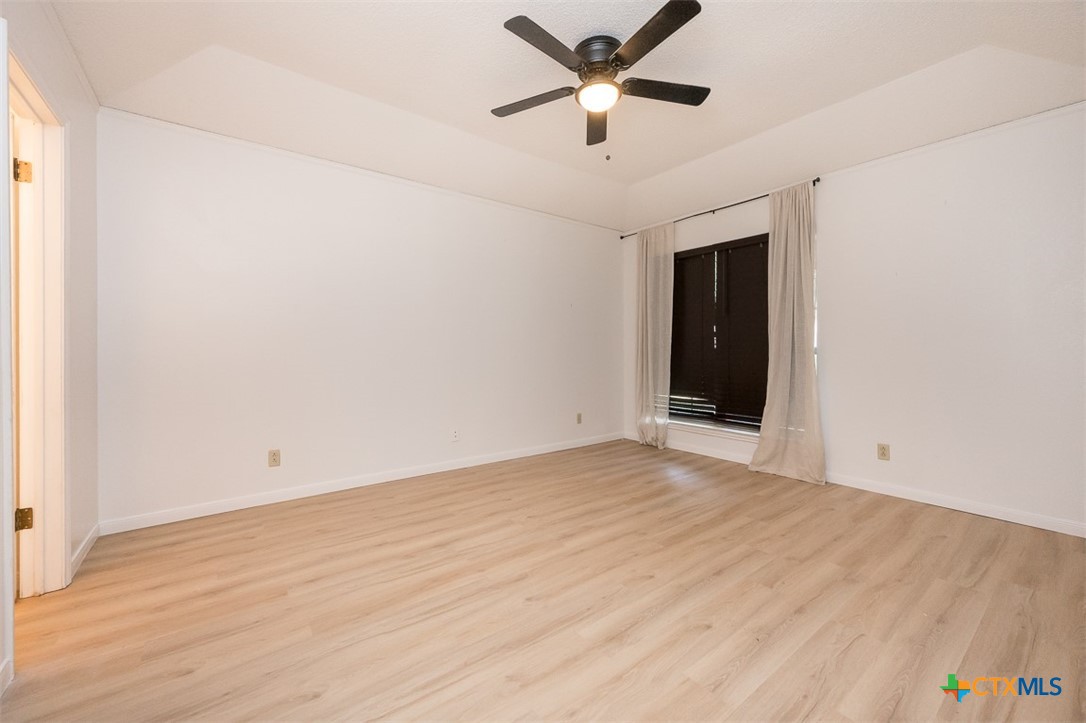 5202 Birdcreek Drive Property Photo 15