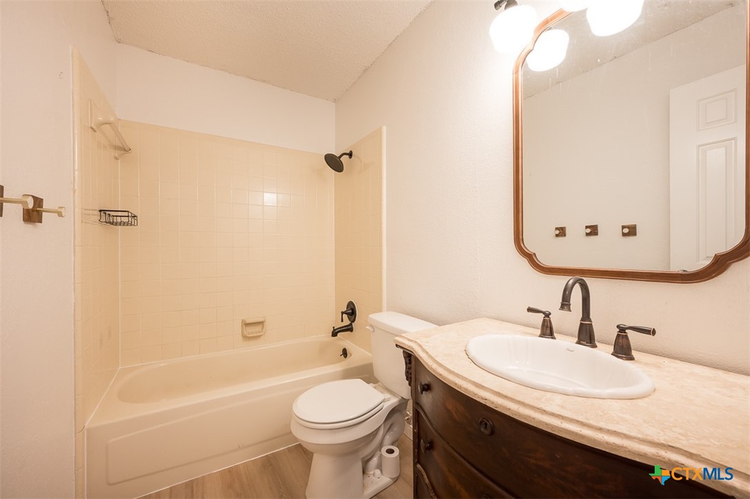 5202 Birdcreek Drive Property Photo 20