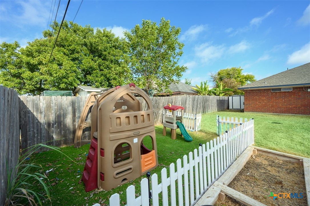 5202 Birdcreek Drive Property Photo 26