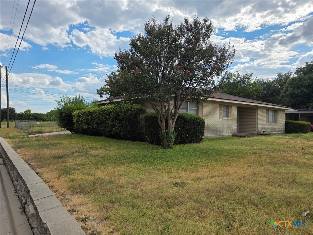 140 Darden Drive Property Photo 1