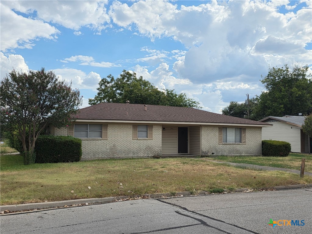 140 Darden Drive Property Photo 2