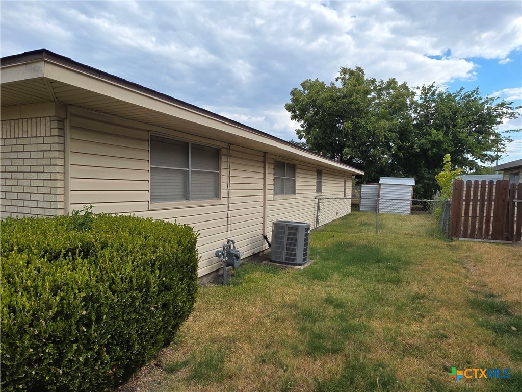 140 Darden Drive Property Photo 3