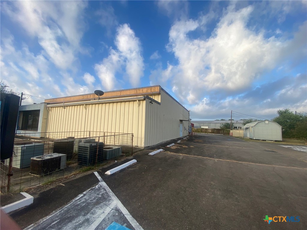 3402 Houston Highway Property Photo 5