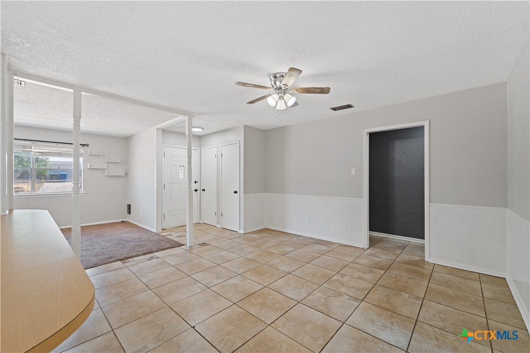206 Cottonwood Drive Property Photo 5