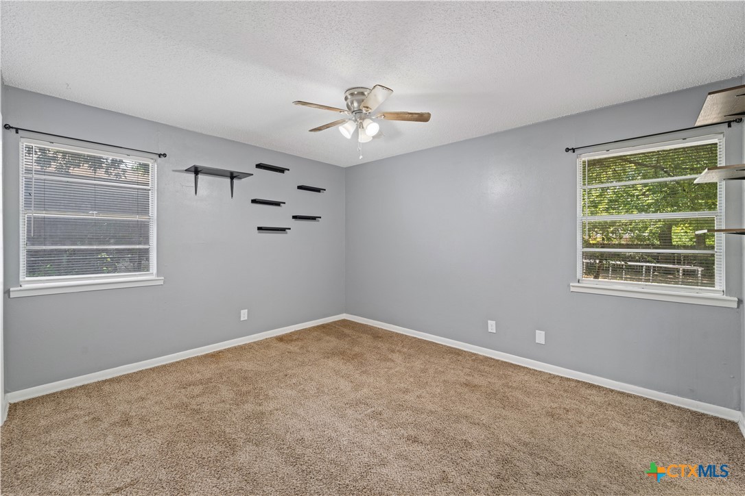206 Cottonwood Drive Property Photo 10