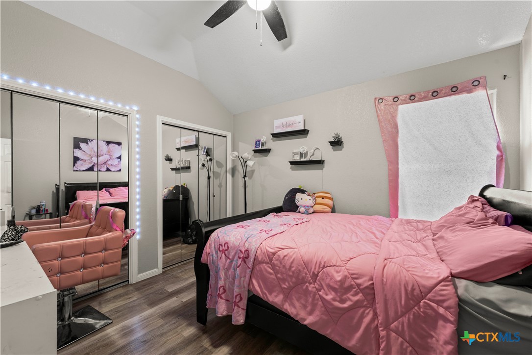 5104 Leaning Oak Drive Property Photo 12