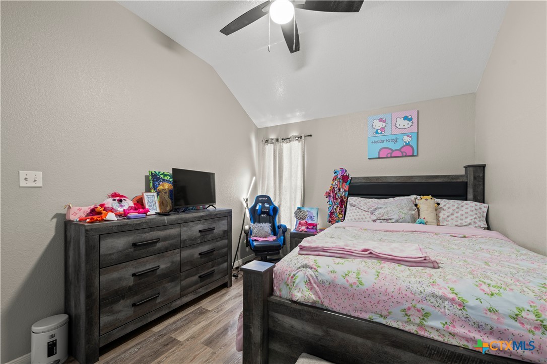 5104 Leaning Oak Drive Property Photo 15