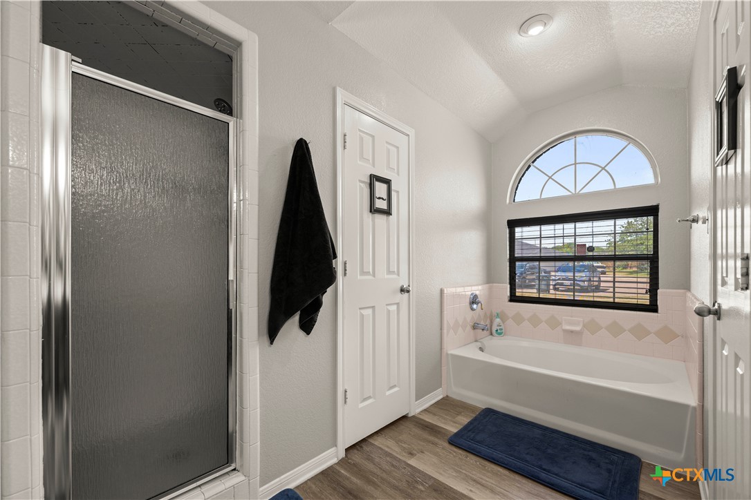 5104 Leaning Oak Drive Property Photo 23