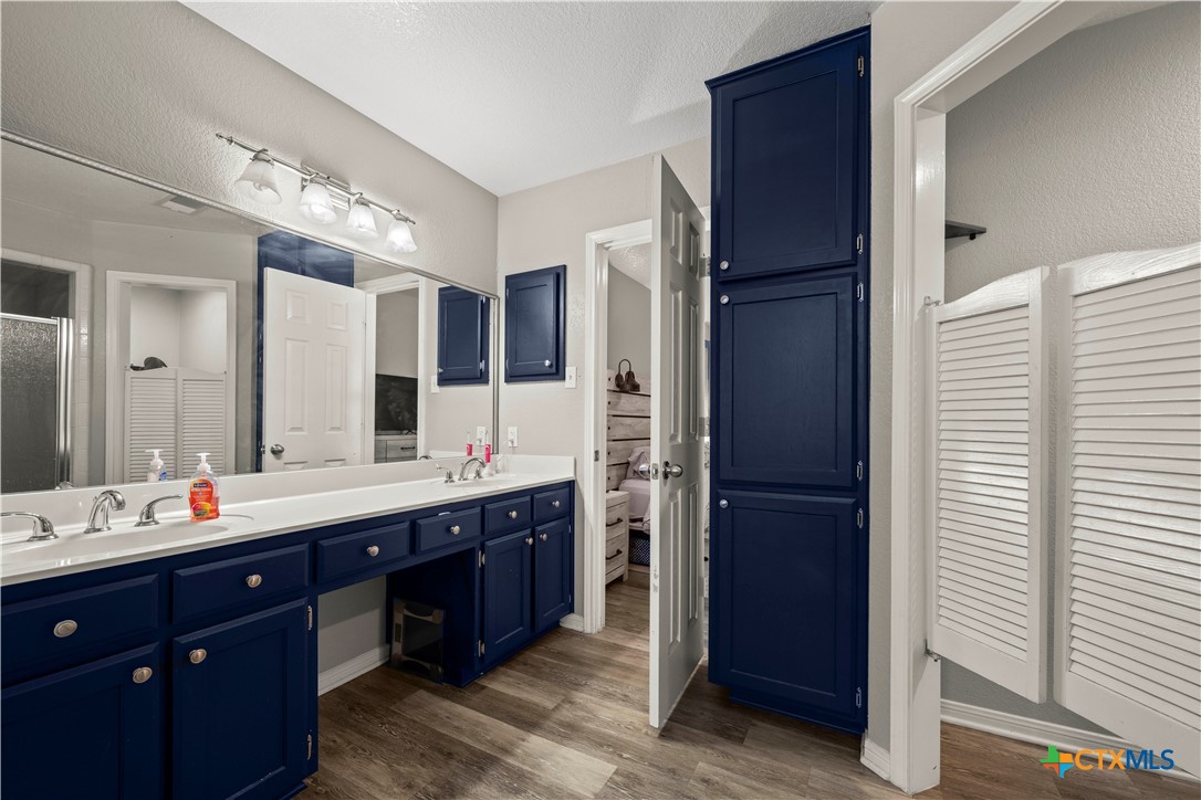 5104 Leaning Oak Drive Property Photo 24