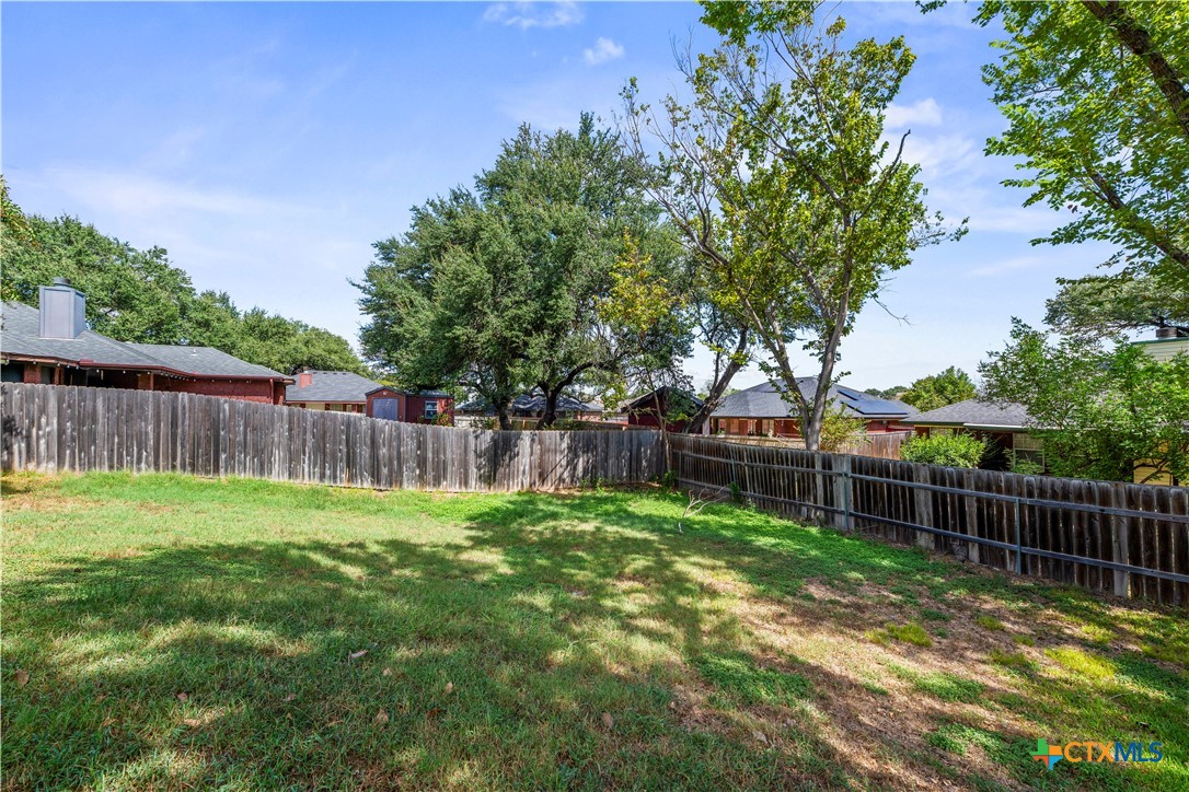 5104 Leaning Oak Drive Property Photo 32
