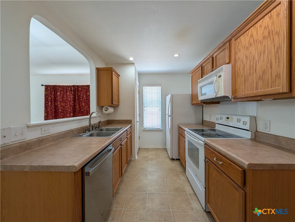 369 Starling Creek Property Photo 8
