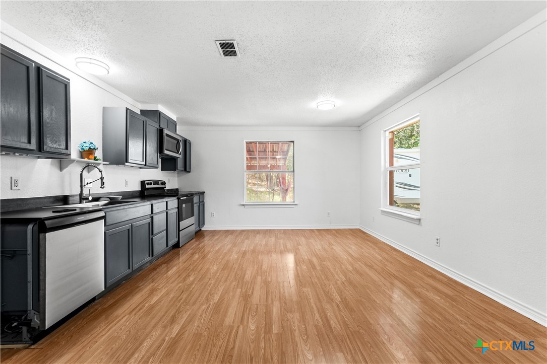 10 E Aztec Lane Property Photo 5