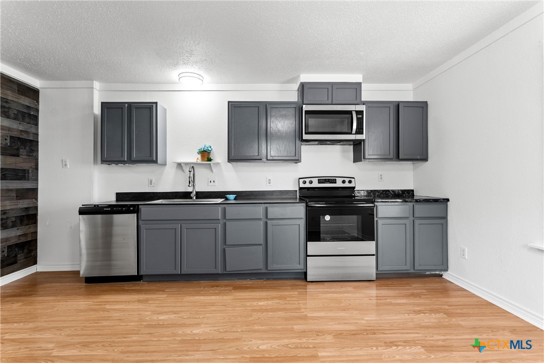 10 E Aztec Lane Property Photo 6