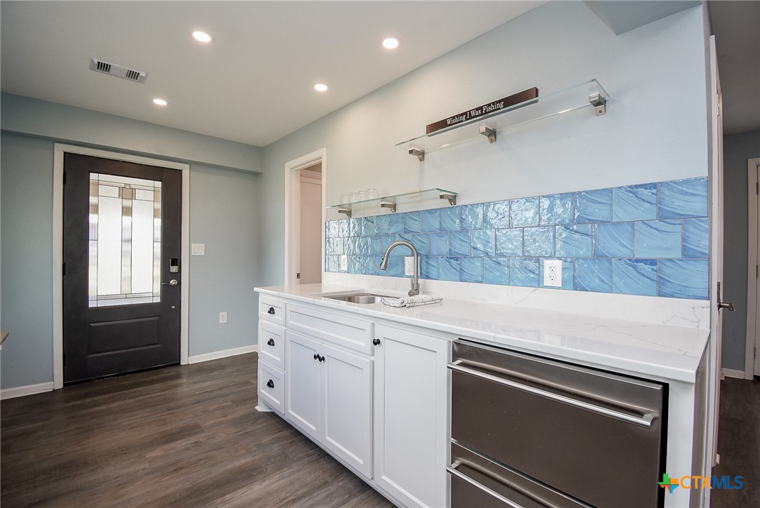 1440 W Bayshore Drive Property Photo 13