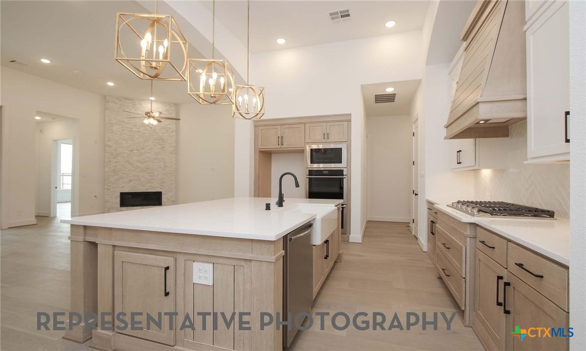 1823 Haecker View Property Photo 3
