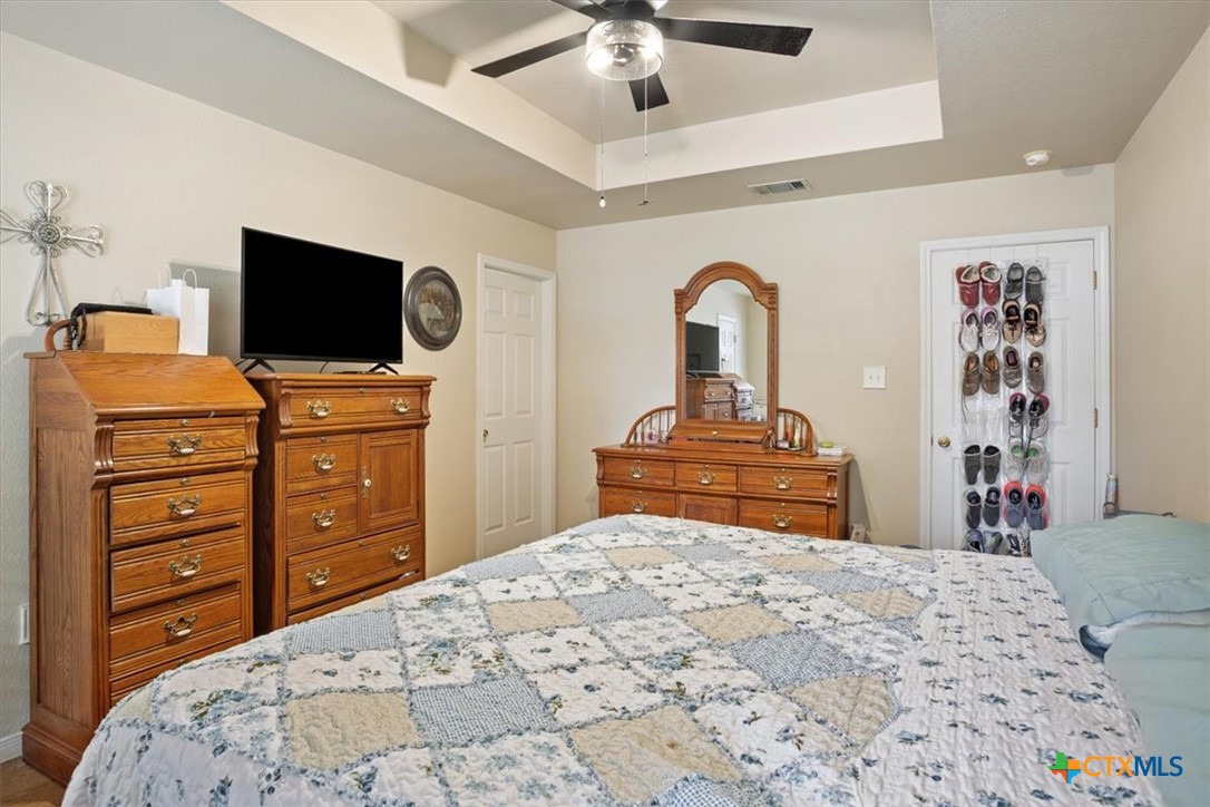 1006 W North Avenue Property Photo 9